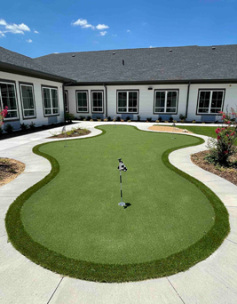 Modern Building Putting Green Artificial Turf Courtyard