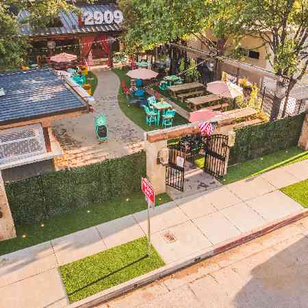 Commercial Property Amenity Lawn - Bar Storefront 